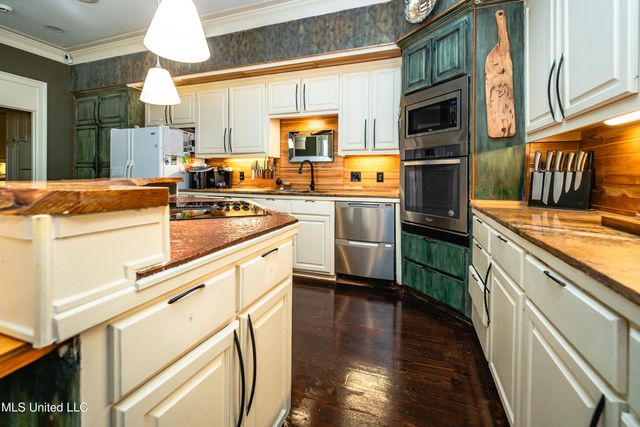 2 Ashley Park Drive, Jackson, MS 39206