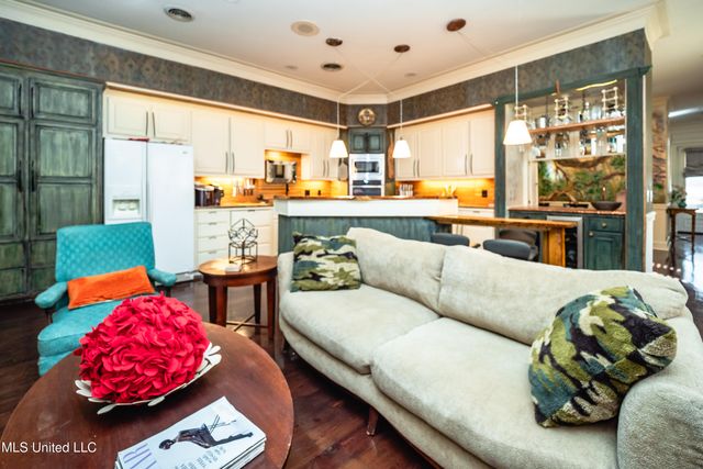 2 Ashley Park Drive, Jackson, MS 39206