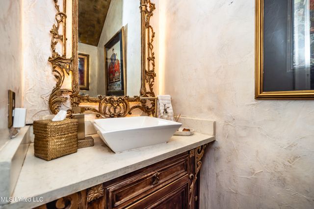 2 Ashley Park Drive, Jackson, MS 39206