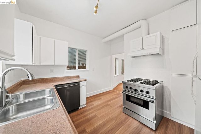 5812 Dover ST, Oakland, CA 94609