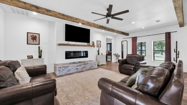 133 Prairie Lane, Weatherford, TX 76087