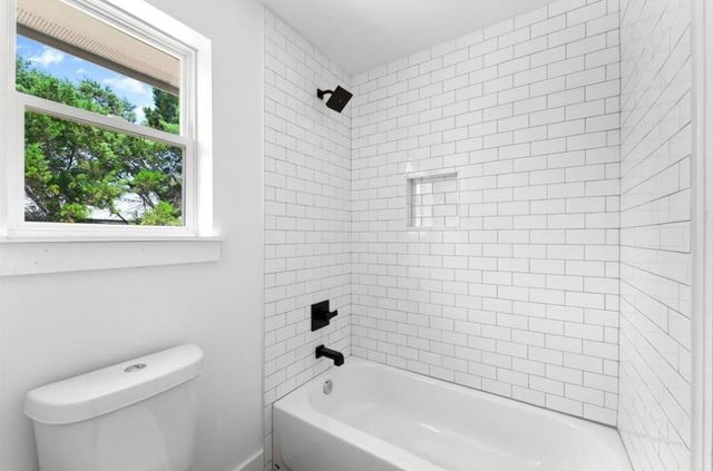 5102 Moss PT, Lago Vista, TX 78645