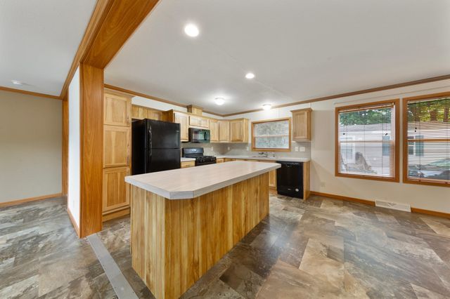 12270 Geneva Way, Apple Valley, MN 55124