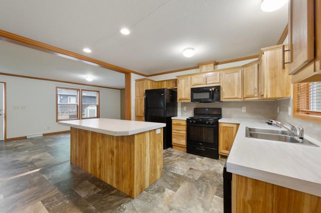 12270 Geneva Way, Apple Valley, MN 55124