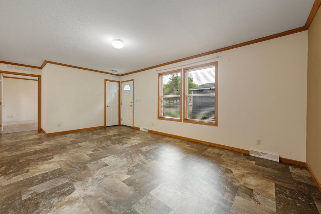 12270 Geneva Way, Apple Valley, MN 55124 — photo 4