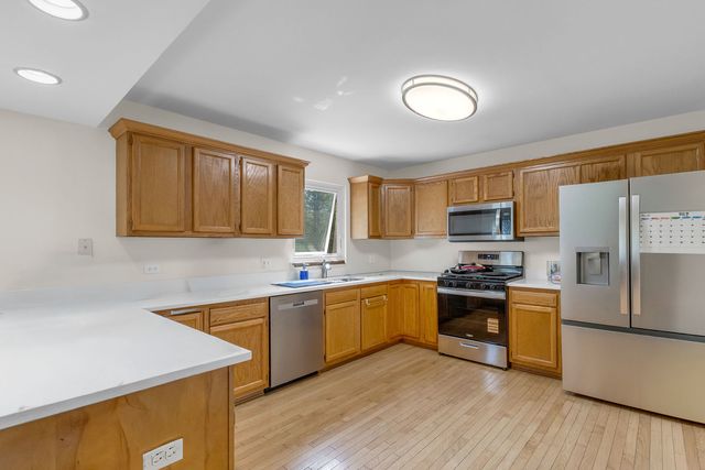 677 Anderson Drive, Lake In The Hills, IL 60156
