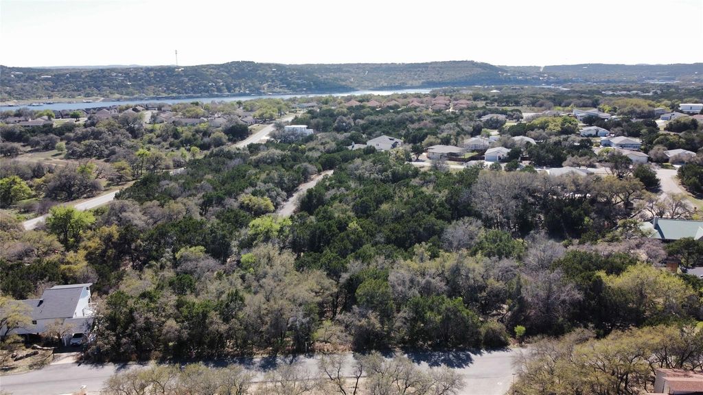 2304 Newton DR, Lago Vista, TX 78645