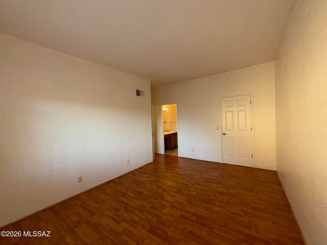 5750 N Camino Esplendora Apt 231, Tucson, AZ 85718