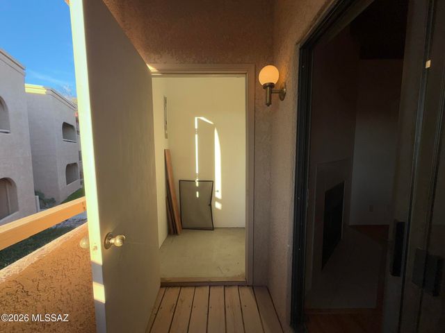 5750 N Camino Esplendora Apt 231, Tucson, AZ 85718