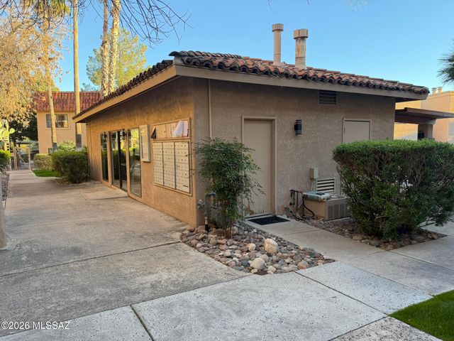 5750 N Camino Esplendora Apt 231, Tucson, AZ 85718