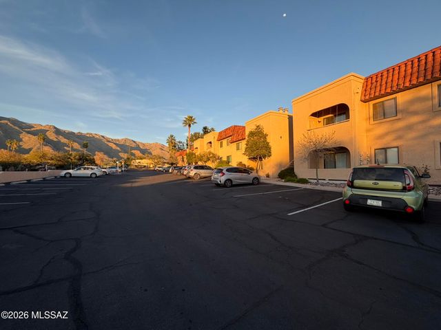 5750 N Camino Esplendora Apt 231, Tucson, AZ 85718