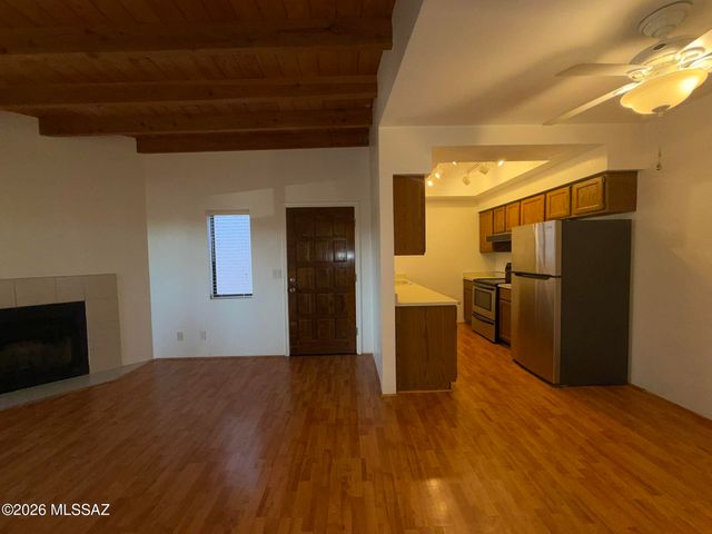 5750 N Camino Esplendora Apt 231, Tucson, AZ 85718