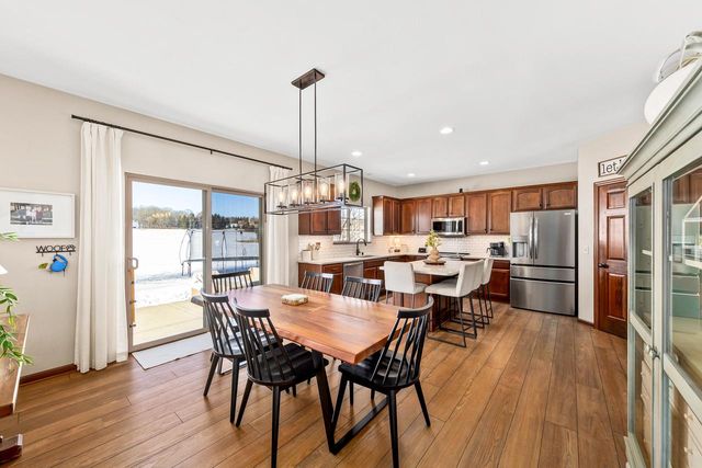 3822 Creekside DRIVE, Waukesha, WI 53189