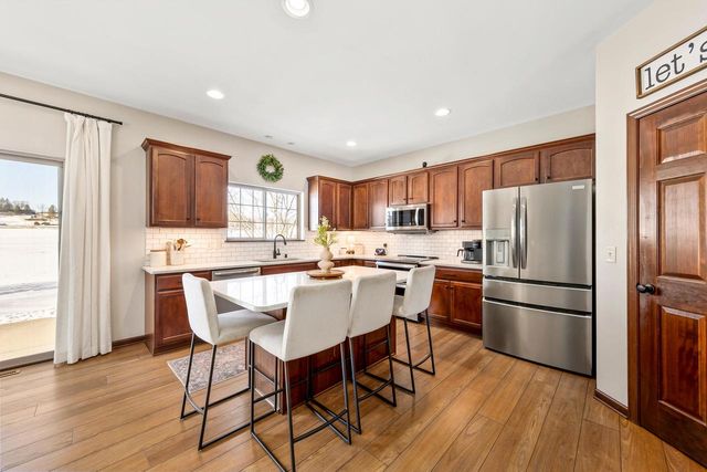 3822 Creekside DRIVE, Waukesha, WI 53189