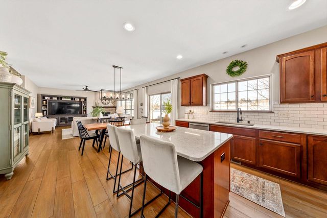 3822 Creekside DRIVE, Waukesha, WI 53189