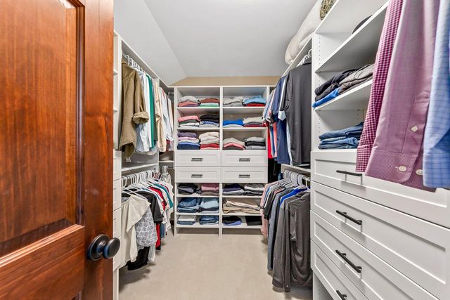 3822 Creekside DRIVE, Waukesha, WI 53189