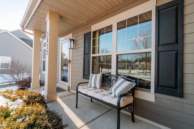 3822 Creekside DRIVE, Waukesha, WI 53189