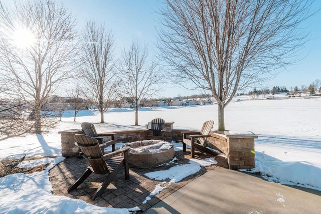 3822 Creekside DRIVE, Waukesha, WI 53189