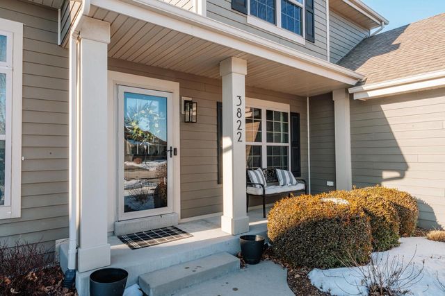 3822 Creekside DRIVE, Waukesha, WI 53189