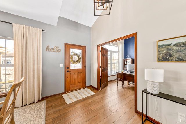 3822 Creekside DRIVE, Waukesha, WI 53189