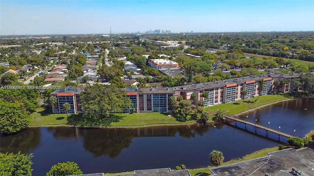 1103 NW 58th Terrace 116, Sunrise, FL 33313
