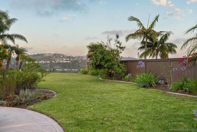 6112 Paseo Tapajos, Carlsbad, CA 92009