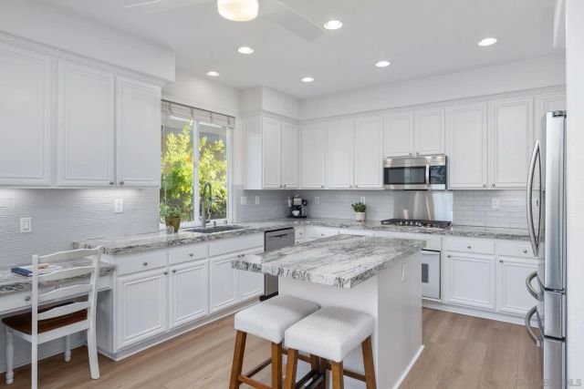 6112 Paseo Tapajos, Carlsbad, CA 92009