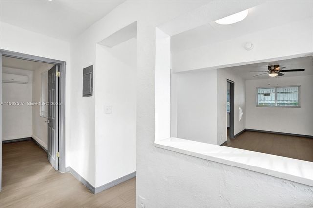 249 SW 4th St 2, Dania Beach, FL 33004