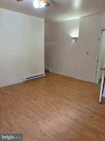 422 N LOCUST ST, Hagerstown, MD 21740