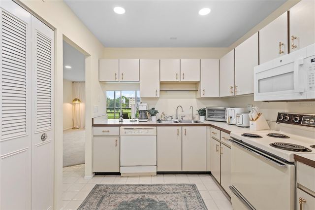 3620 IRONWOOD CIRCLE 302O, Bradenton, FL 34209