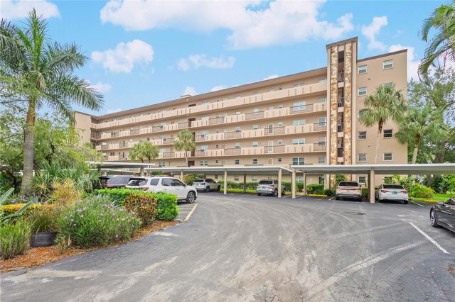 3620 IRONWOOD CIRCLE 302O, Bradenton, FL 34209