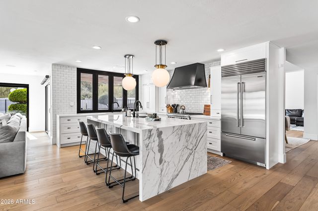 4455 E VIA LOS CABALLOS --, Phoenix, AZ 85028