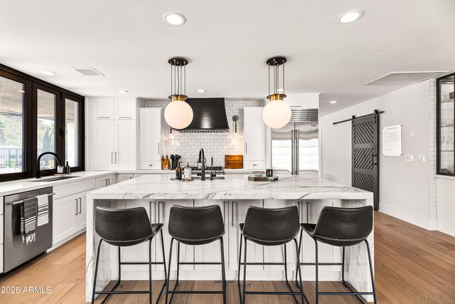 4455 E VIA LOS CABALLOS --, Phoenix, AZ 85028