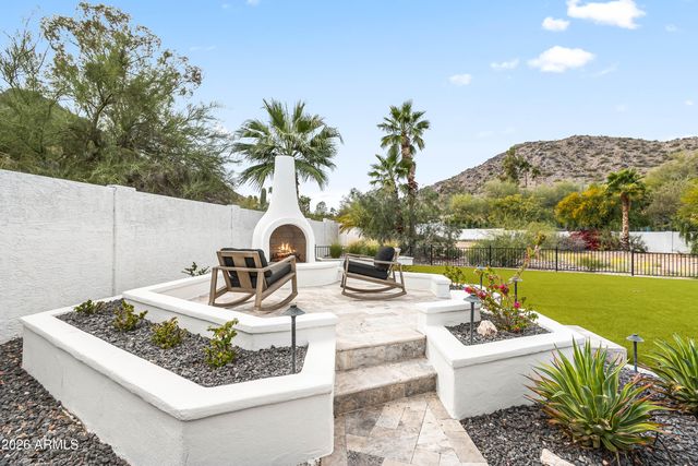 4455 E VIA LOS CABALLOS --, Phoenix, AZ 85028