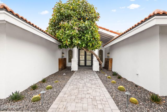 4455 E VIA LOS CABALLOS --, Phoenix, AZ 85028