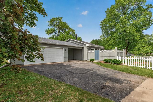 8600 31st Avenue N, Crystal, MN 55427