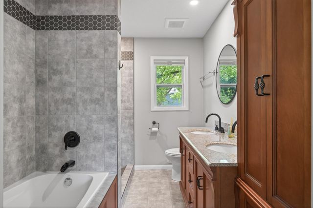 8600 31st Avenue N, Crystal, MN 55427