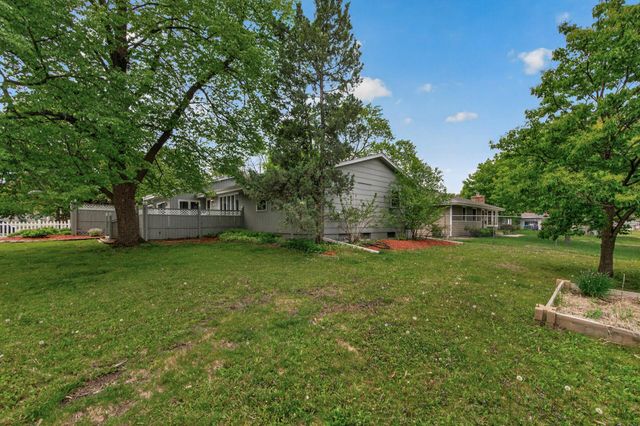 8600 31st Avenue N, Crystal, MN 55427