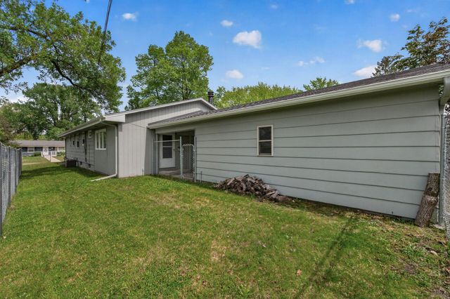 8600 31st Avenue N, Crystal, MN 55427