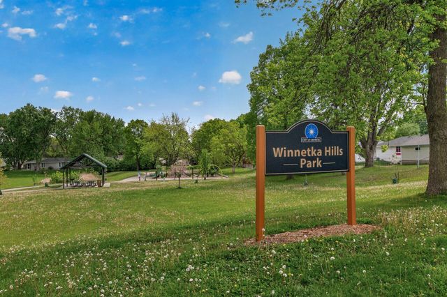 8600 31st Avenue N, Crystal, MN 55427