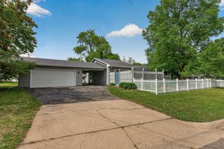 8600 31st Avenue N, Crystal, MN 55427