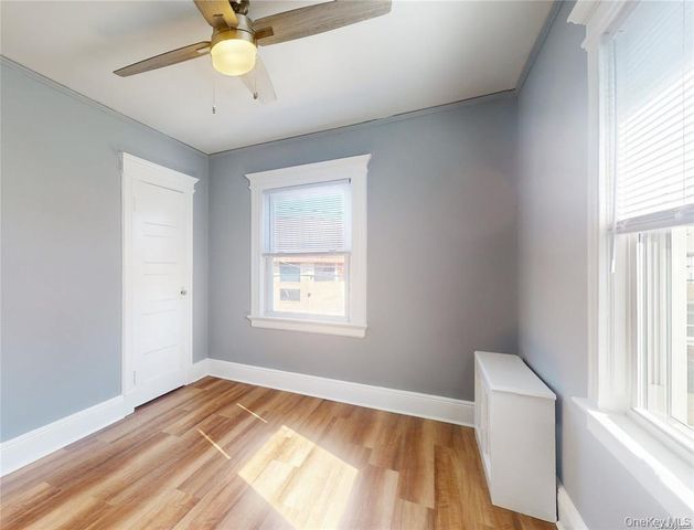 386 Mulry Lane, Lawrence, NY 11559