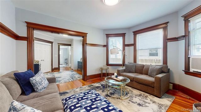 386 Mulry Lane, Lawrence, NY 11559