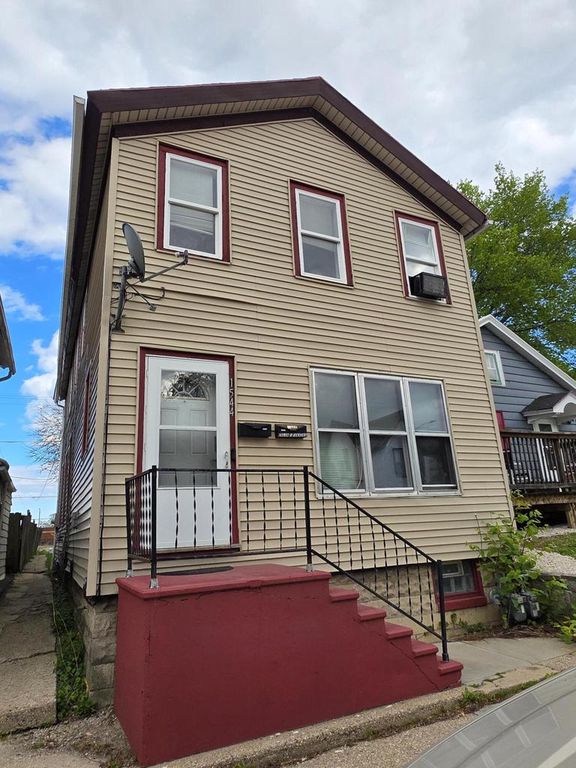 1544 2nd STREET, Milwaukee, WI 53204