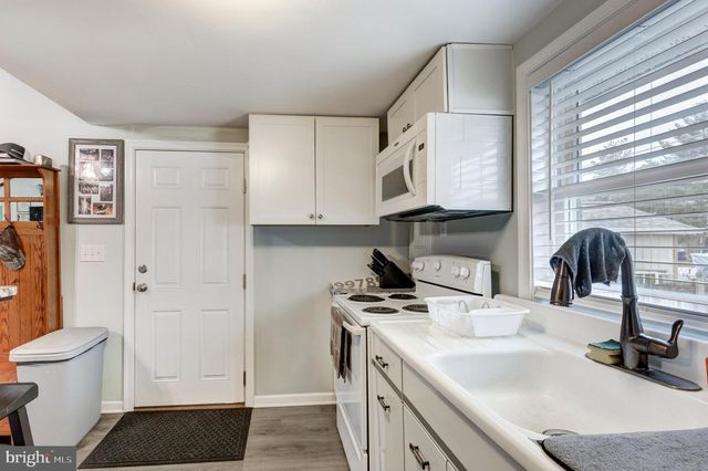 648 CHESTER RIVER BEACH RD, Grasonville, MD 21638