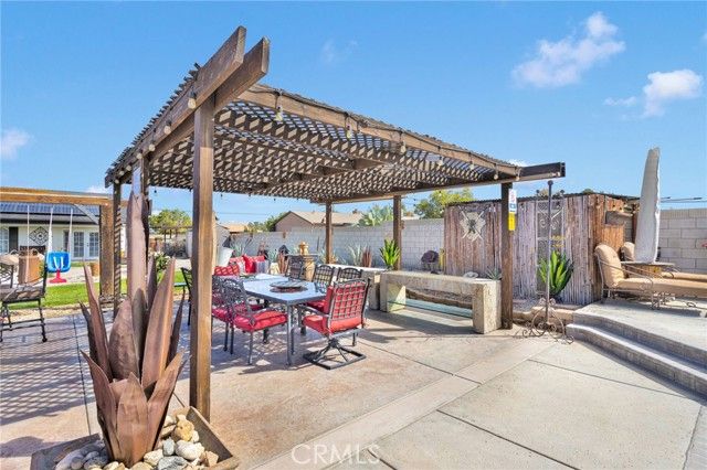 11546 Oakwood Avenue, Hesperia, CA 92345