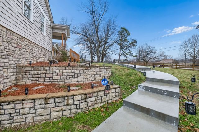 5935 S New Hope Rd, Hermitage, TN 37076