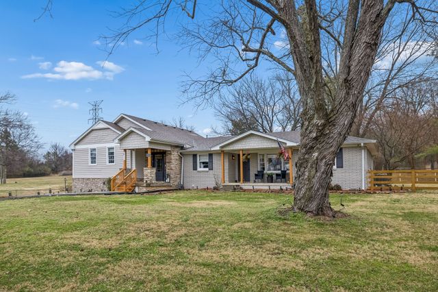 5935 S New Hope Rd, Hermitage, TN 37076