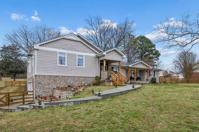 5935 S New Hope Rd, Hermitage, TN 37076