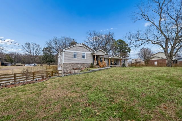 5935 S New Hope Rd, Hermitage, TN 37076